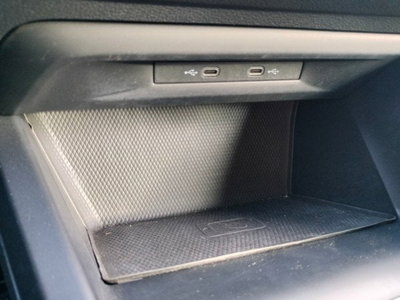 Volkswagen Golf 2.0 TDI DSG SCR Life (17)