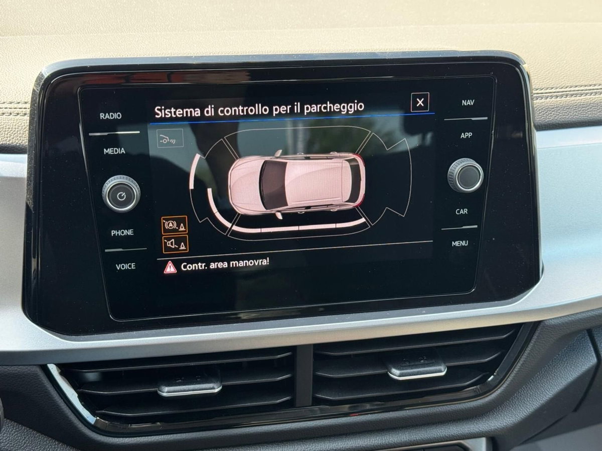 Volkswagen T-Roc 1.5 tsi Life dsg (11)