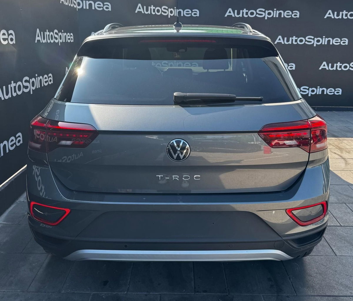 Volkswagen T-Roc 1.5 tsi Life dsg (4)