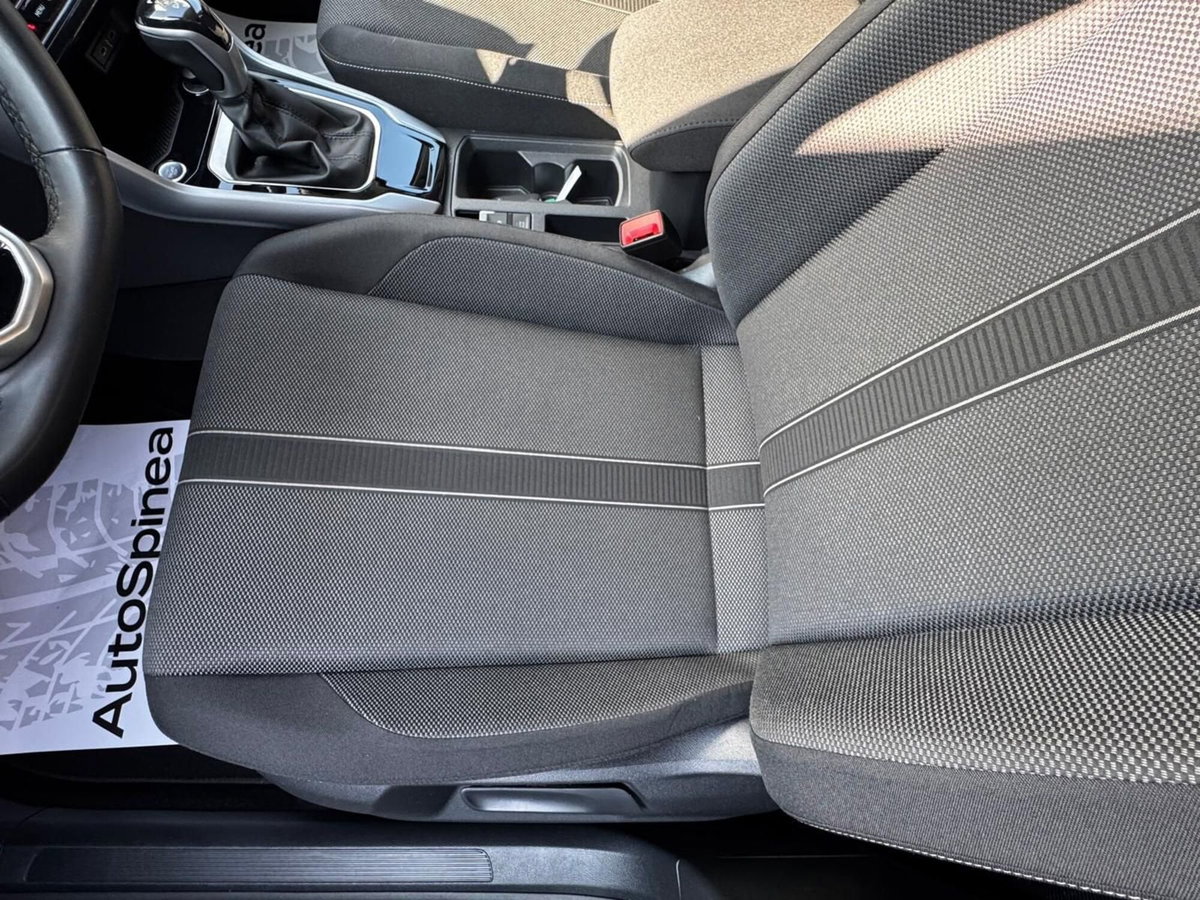 Volkswagen T-Roc 1.5 tsi Life dsg (8)