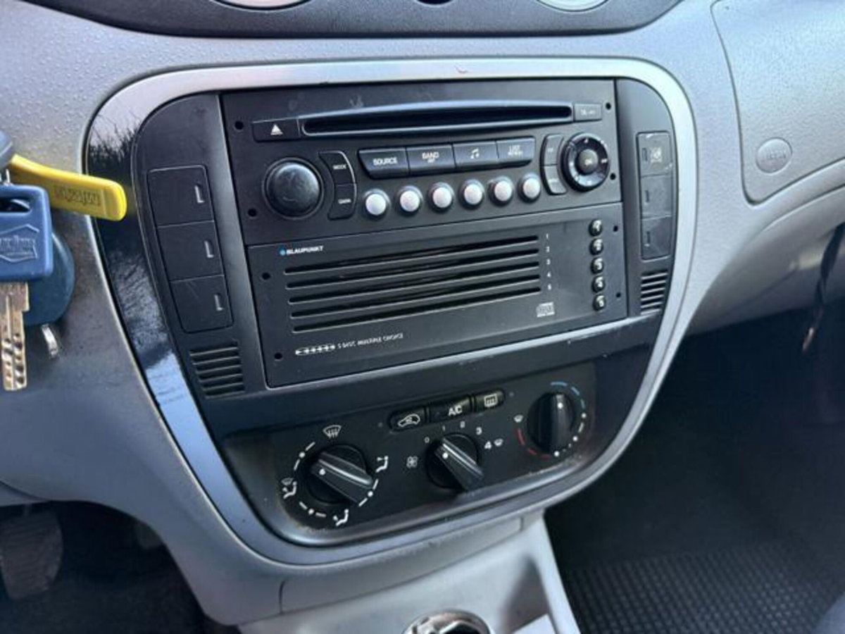 Citroen C3 Cabrio 1.4 HDi 70CV (10)