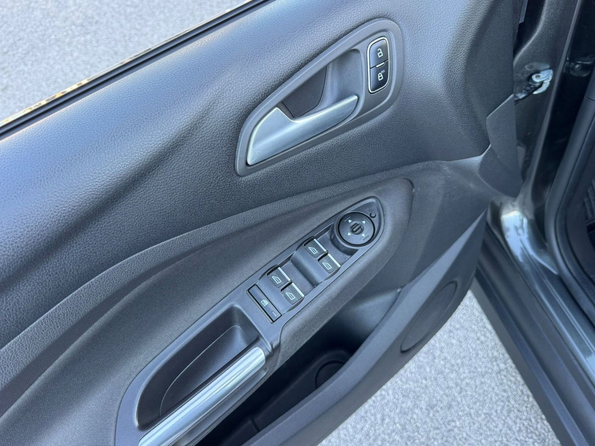 Ford C-Max 1.5 TDCi 120CV Powershift Start&Stop Business (4)
