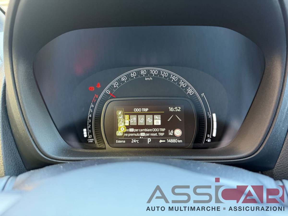 Toyota Aygo X 1.0 Active 72cv s-cvt (10)