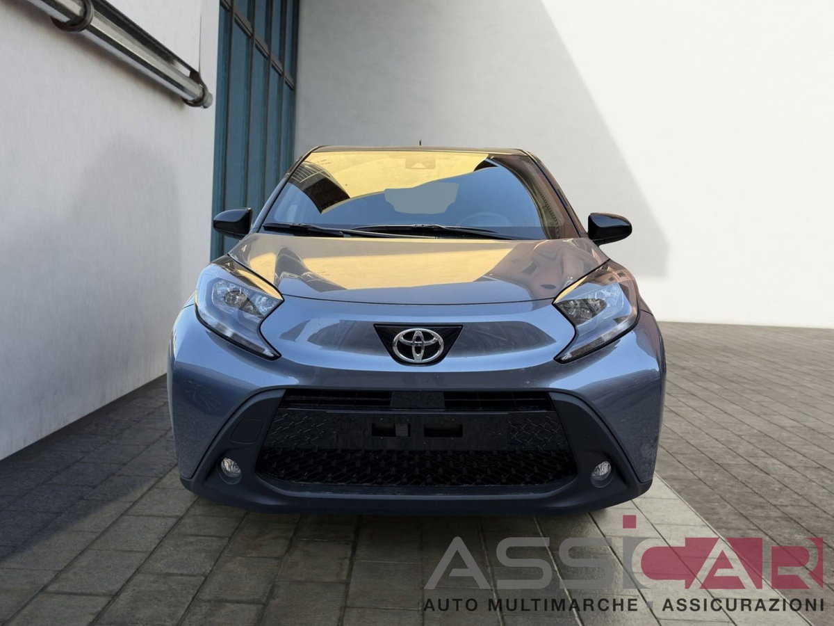 Toyota Aygo X 1.0 Active 72cv s-cvt (2)