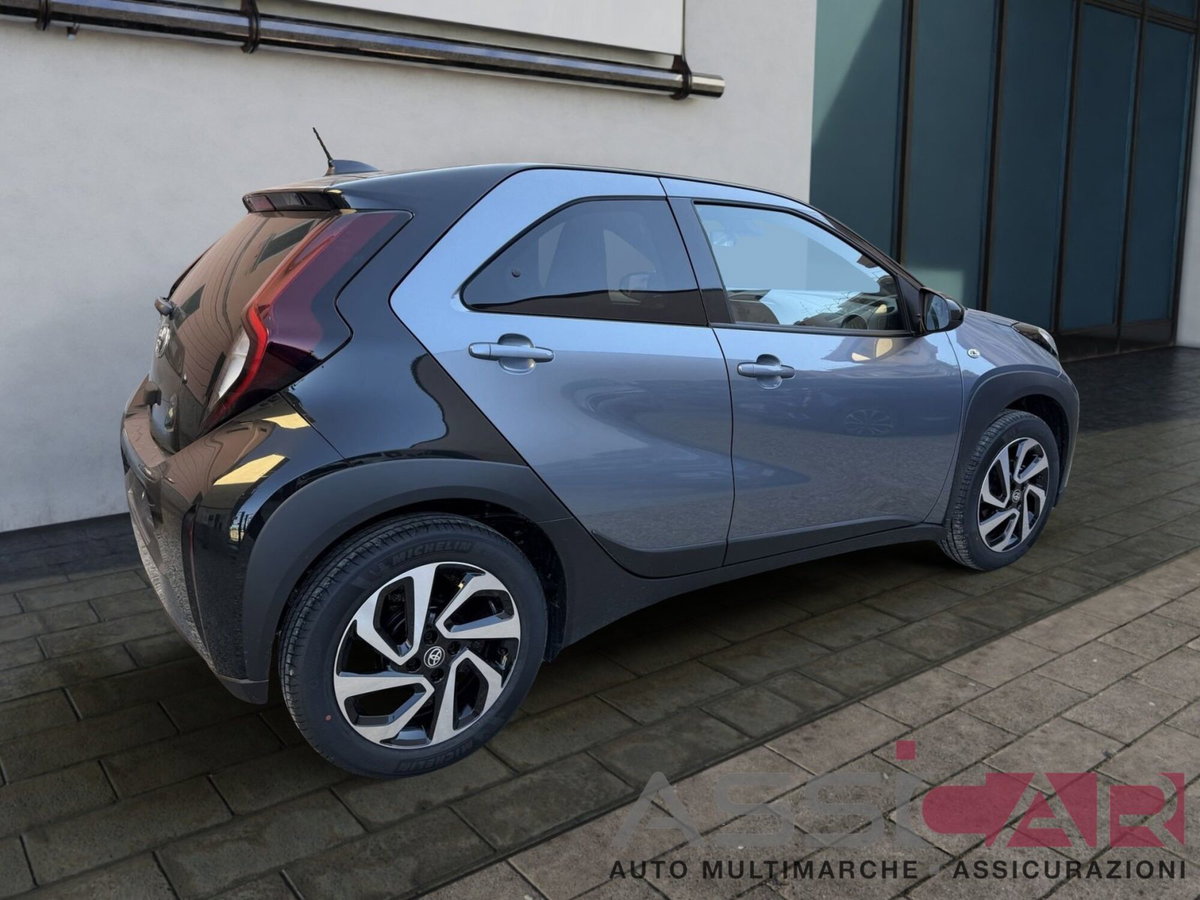 Toyota Aygo X 1.0 Active 72cv s-cvt (4)