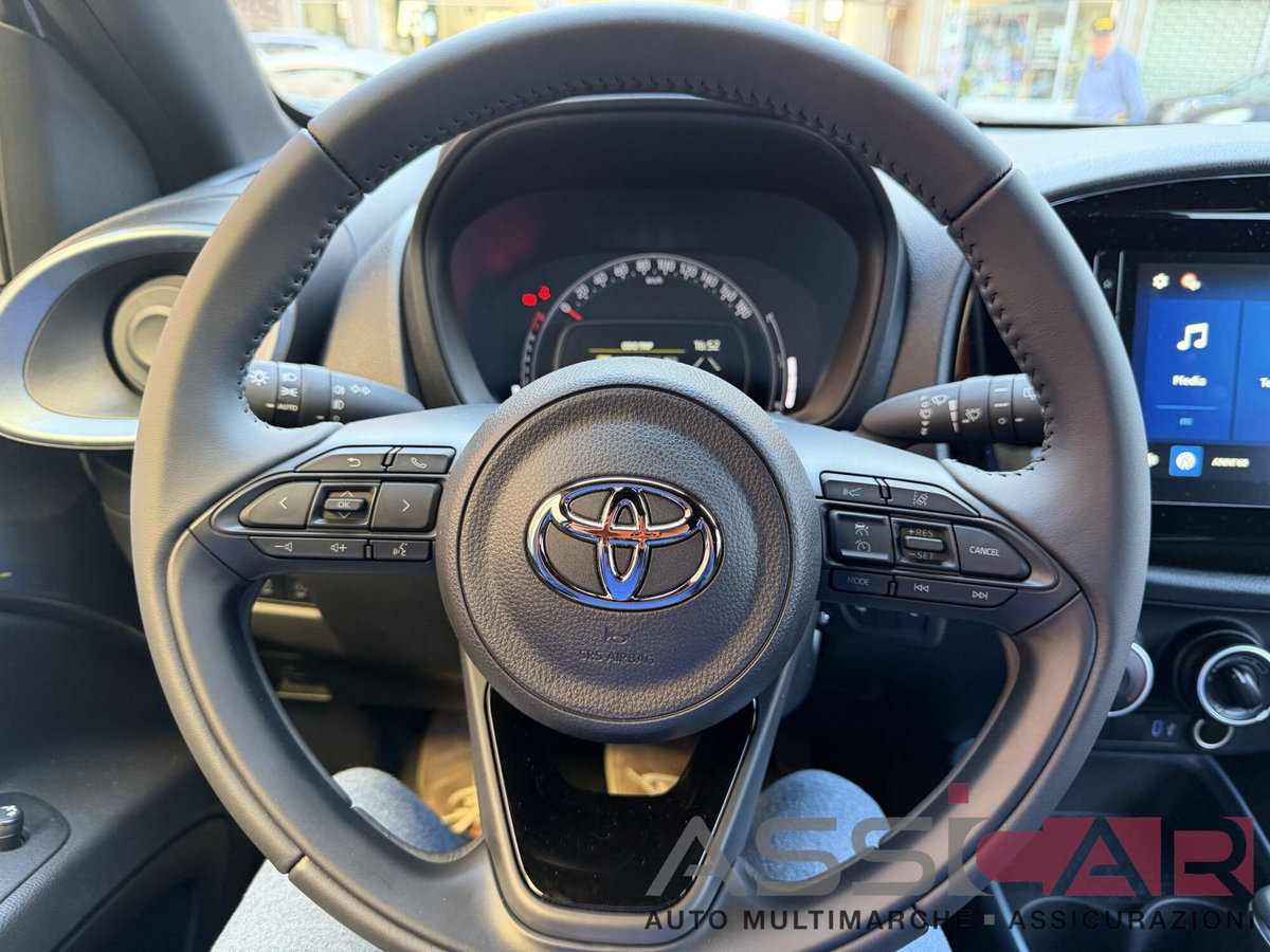 Toyota Aygo X 1.0 Active 72cv s-cvt (9)
