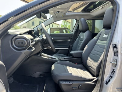 Jeep Avenger 1.2 turbo e-hybrid mhev Summit fwd 110cv edct6 (10)
