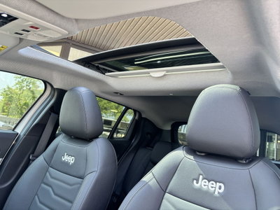 Jeep Avenger 1.2 turbo e-hybrid mhev Summit fwd 110cv edct6 (12)