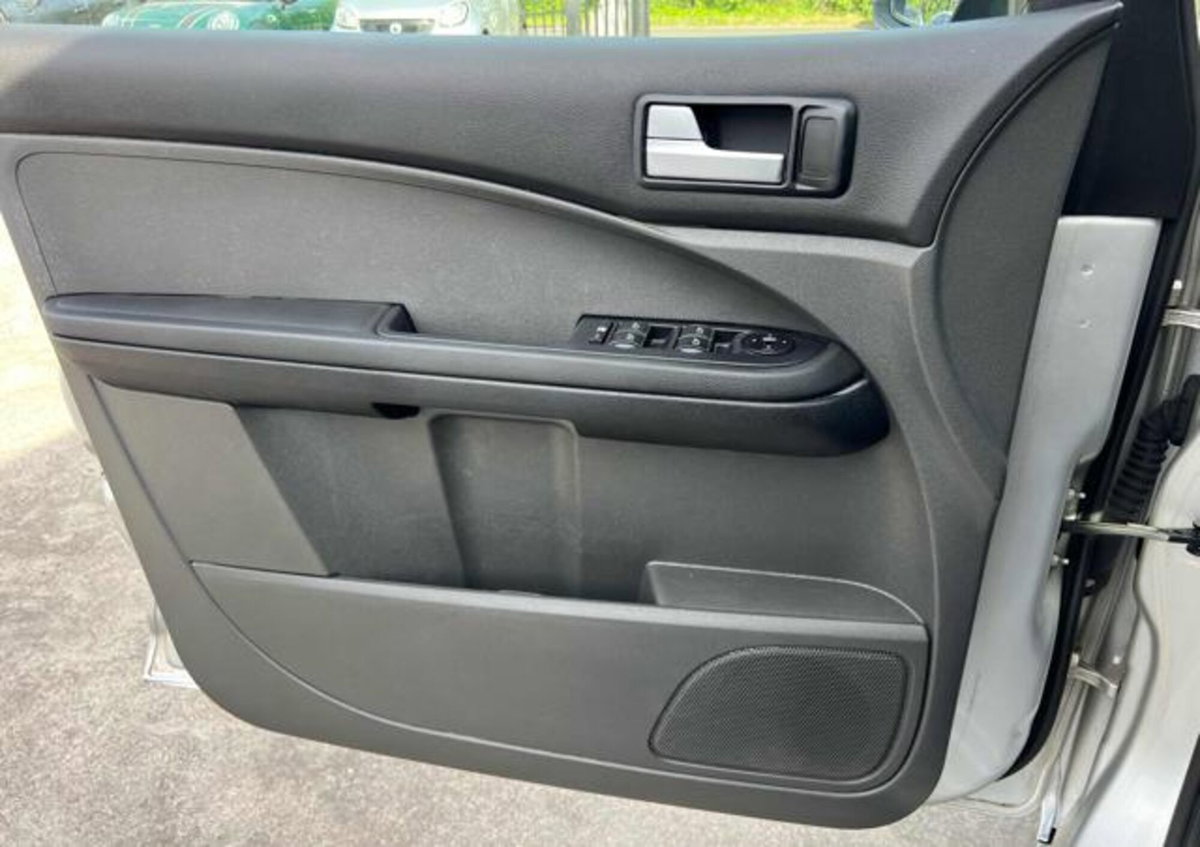 Ford C-Max 1.6 TDCi 110 CV Ikon DPF (13)