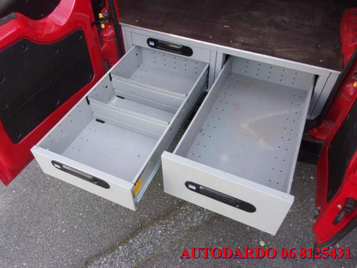 Fiat Fiorino 1.3 MJT 75CV Combi Semi Adventure (18)