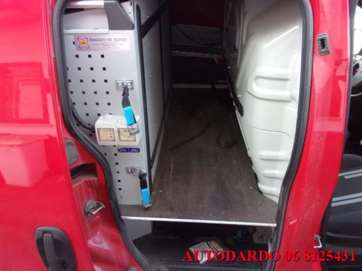 Fiat Fiorino 1.3 MJT 75CV Combi Semi Adventure (19)