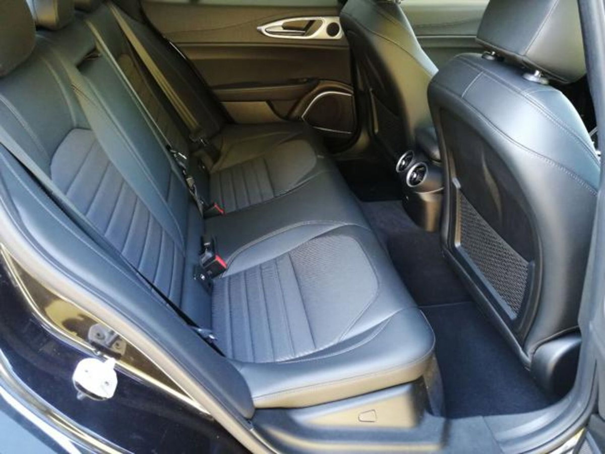 Alfa Romeo Giulia 2.2 Turbodiesel 190 CV AT8 Sprint (10)