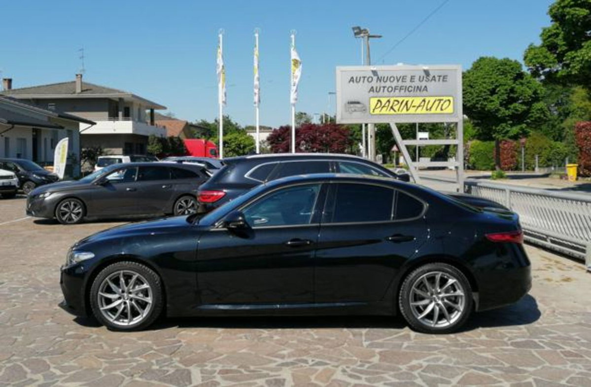 Alfa Romeo Giulia 2.2 Turbodiesel 190 CV AT8 Sprint (2)