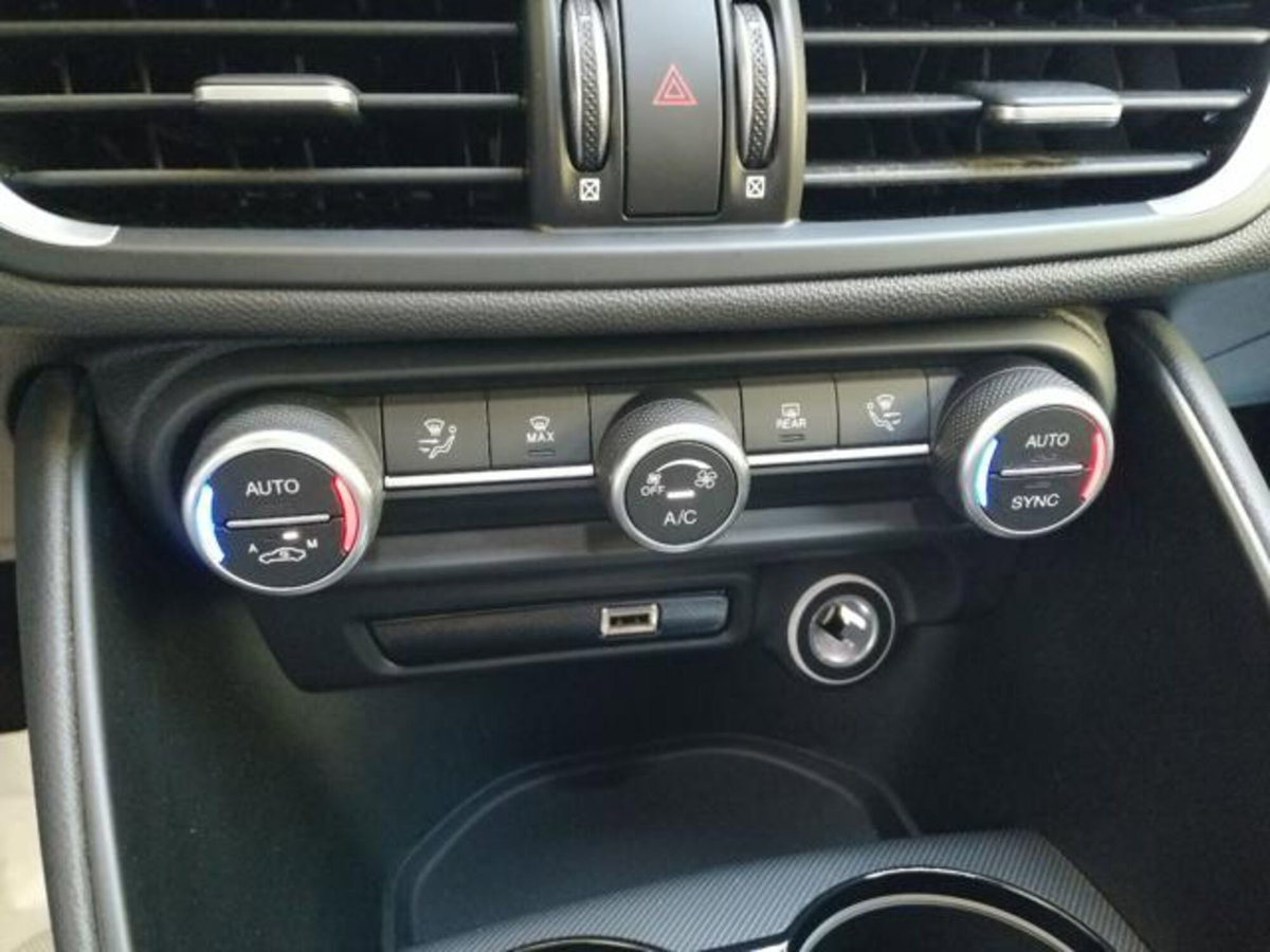 Alfa Romeo Giulia 2.2 Turbodiesel 190 CV AT8 Sprint (20)