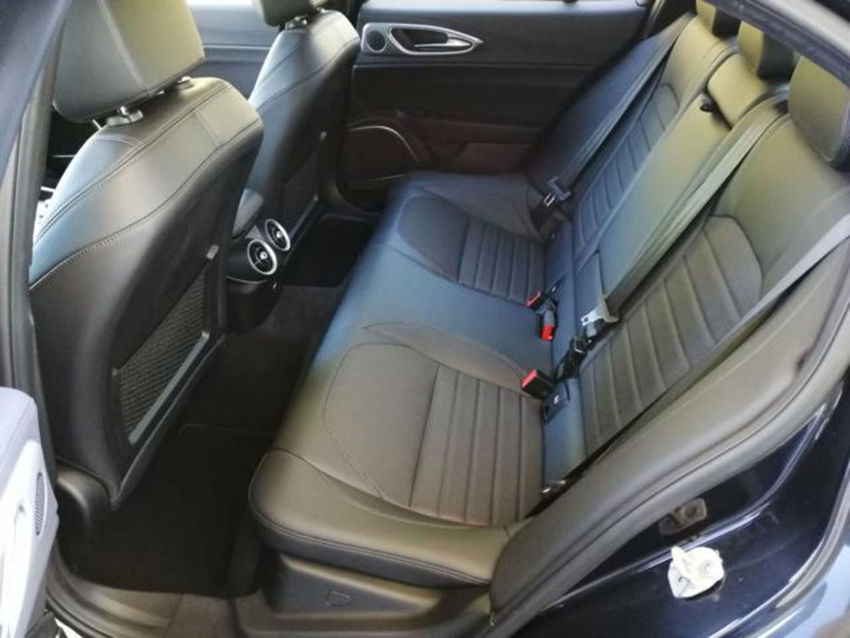 Alfa Romeo Giulia 2.2 Turbodiesel 190 CV AT8 Sprint (8)