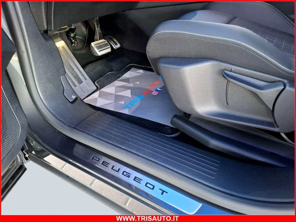 Peugeot 3008 1.2 hybrid GT Exclusive 145cv e-dcs6 (10)
