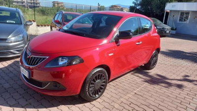 Lancia Ypsilon 1.0 FireFly 5 porte S&S Hybrid Silver Plus (3)