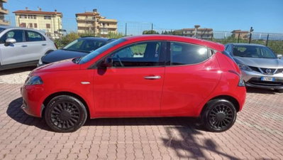 Lancia Ypsilon 1.0 FireFly 5 porte S&S Hybrid Silver Plus (4)