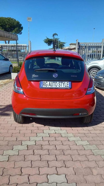 Lancia Ypsilon 1.0 FireFly 5 porte S&S Hybrid Silver Plus (6)