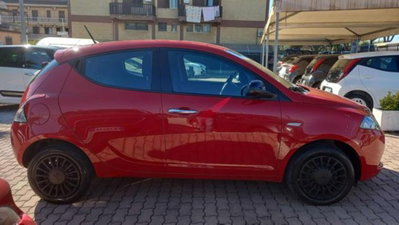 Lancia Ypsilon 1.0 FireFly 5 porte S&S Hybrid Silver Plus (8)