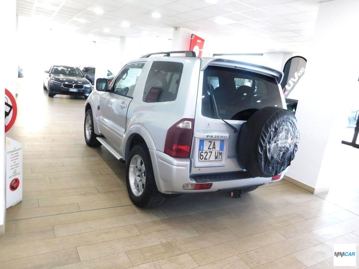 Mitsubishi Pajero 3.2 16V DI-D 3p. GLS2 (4)