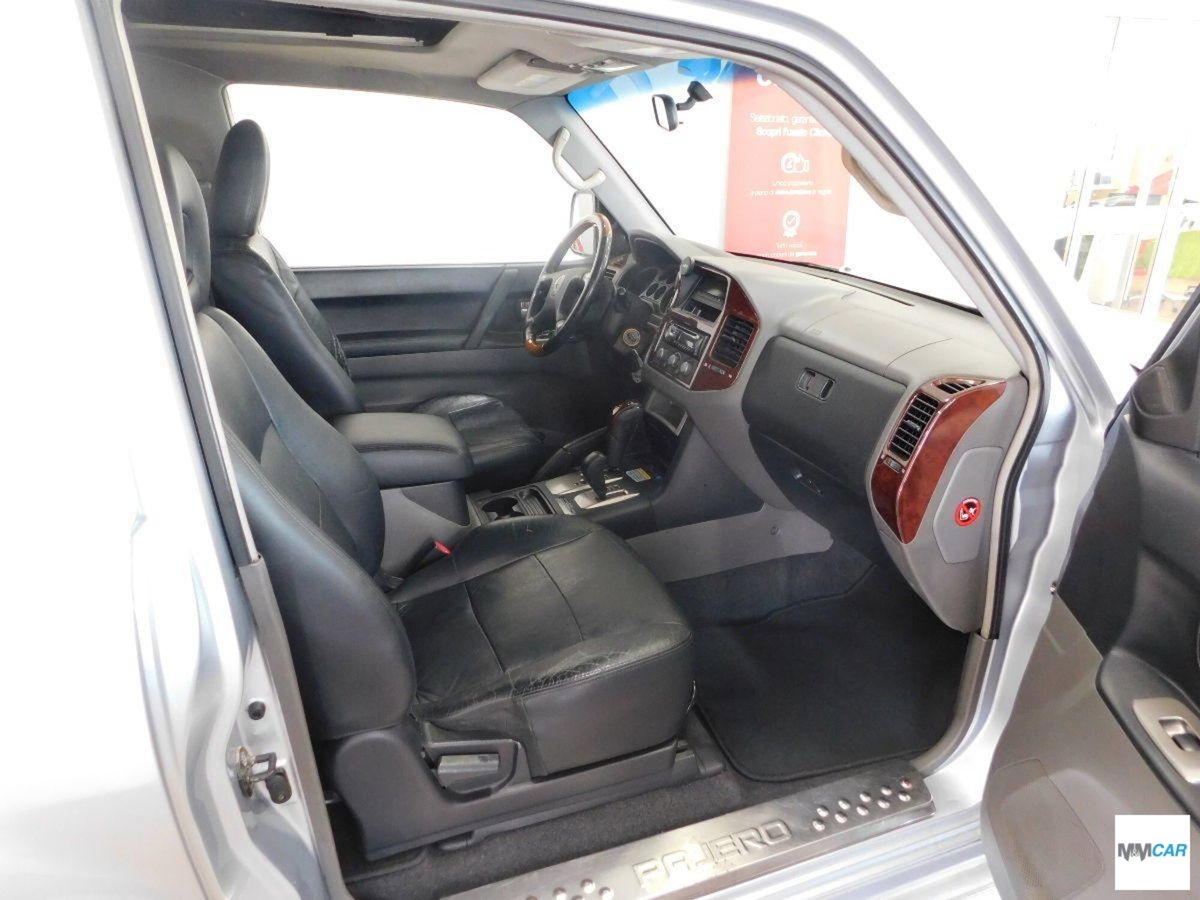 Mitsubishi Pajero 3.2 16V DI-D 3p. GLS2 (6)