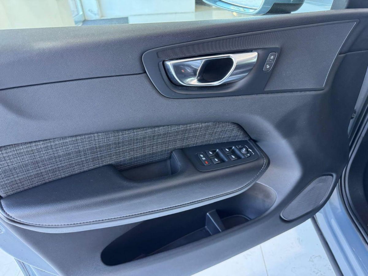 Volvo XC60 B4 automatico Core (10)