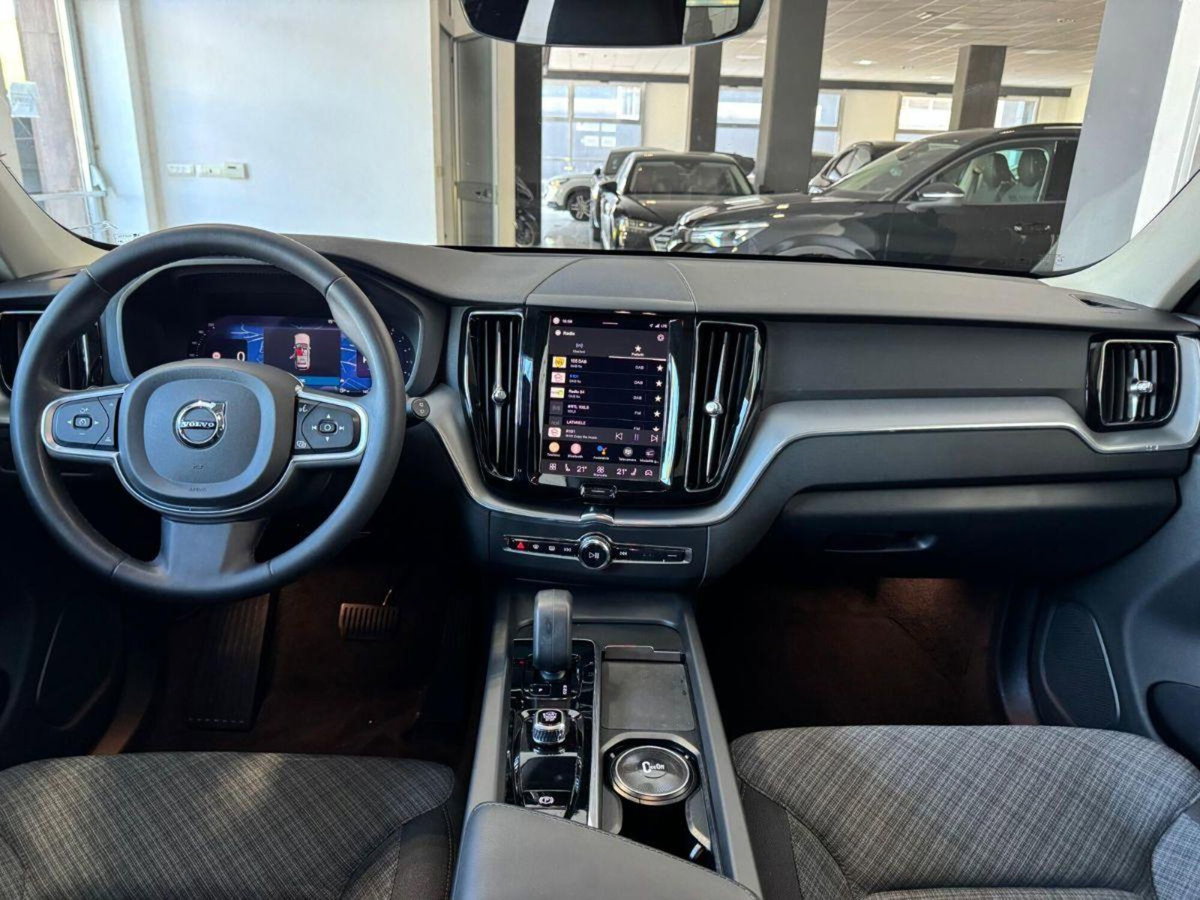 Volvo XC60 B4 automatico Core (14)