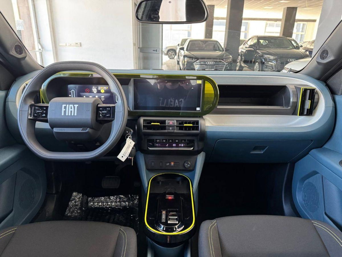Fiat Grande Panda 1.2 hybrid Business 110cv edct (10)