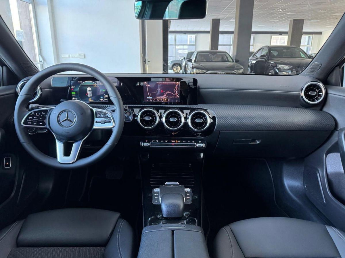 Mercedes-Benz Classe A 250 e phev Executive auto (11)