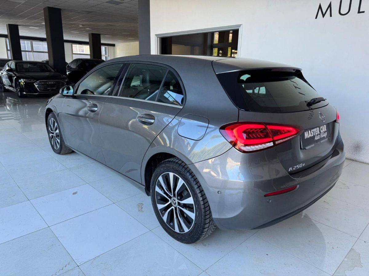 Mercedes-Benz Classe A 250 e phev Executive auto (2)
