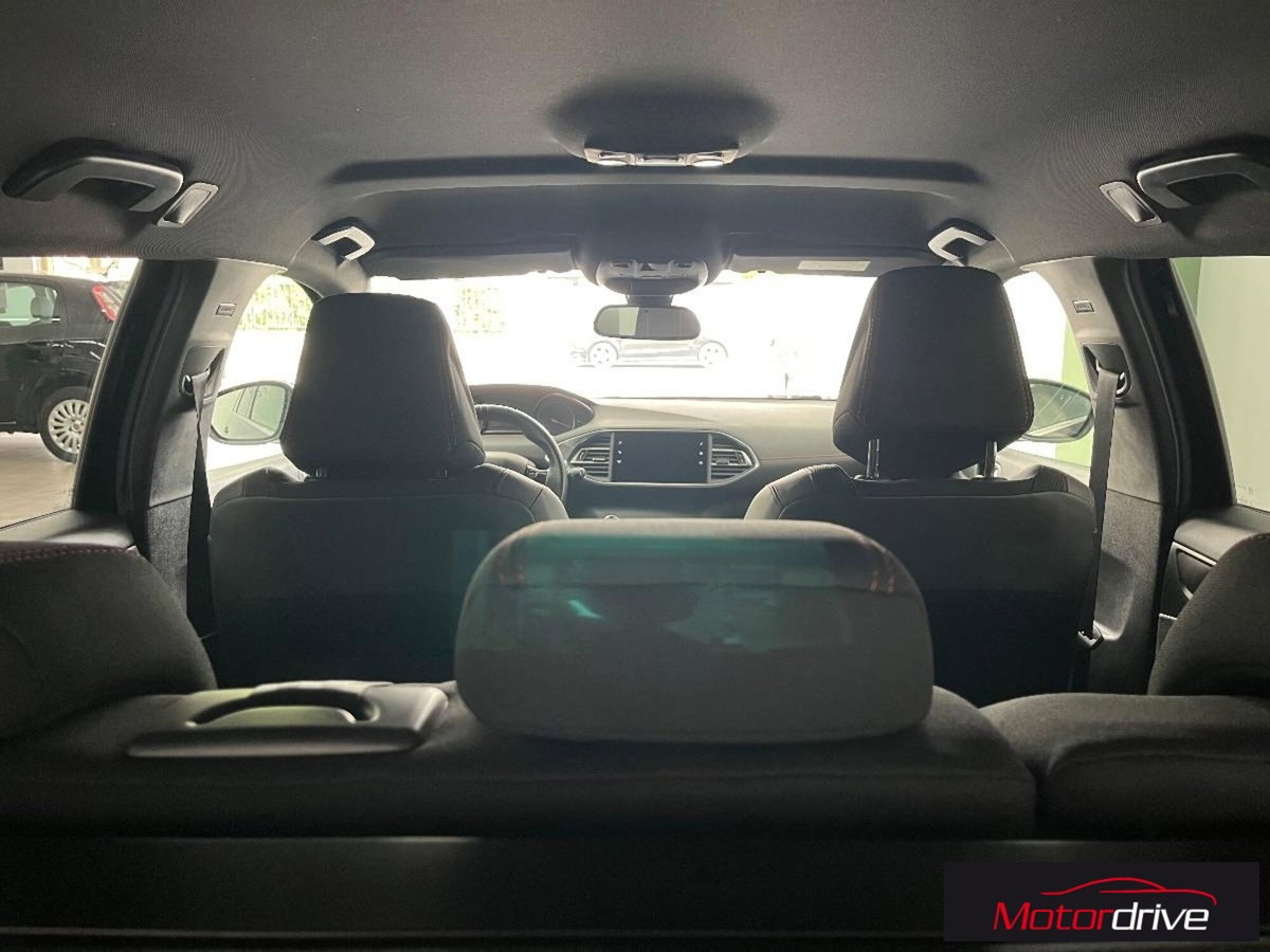 Peugeot 308 SW BlueHDi 130 S&S EAT8 GT Pack (14)