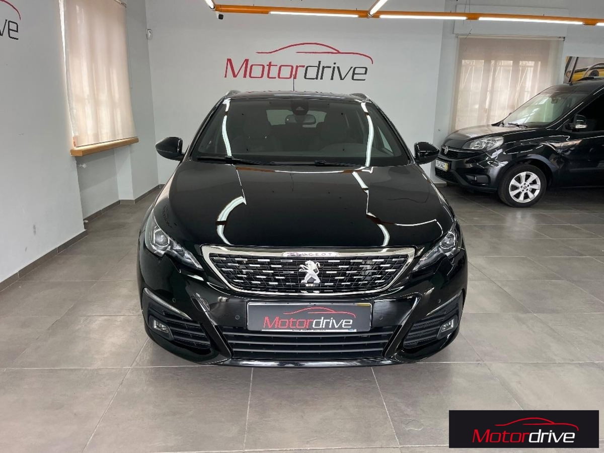 Peugeot 308 SW BlueHDi 130 S&S EAT8 GT Pack (2)