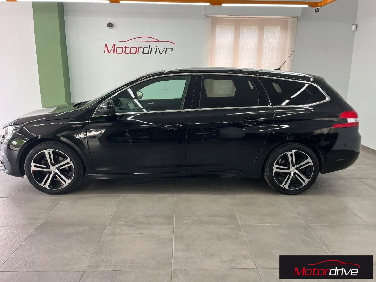 Peugeot 308 SW BlueHDi 130 S&S EAT8 GT Pack (6)