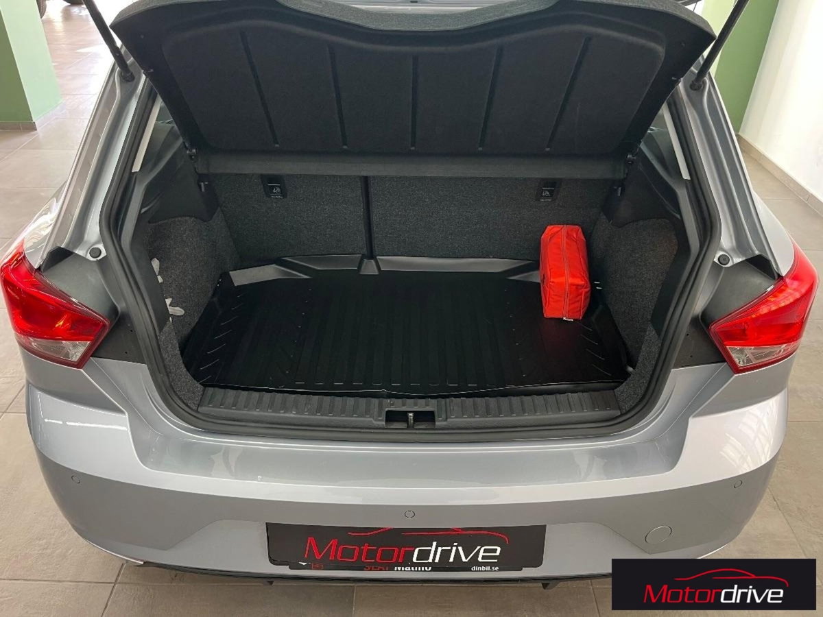 SEAT Ibiza 1.0 TGI 5 porte Business (13)
