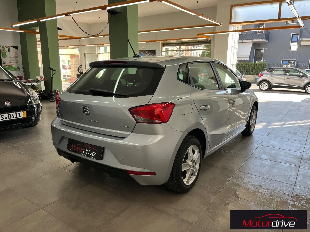 SEAT Ibiza 1.0 TGI 5 porte Business (4)