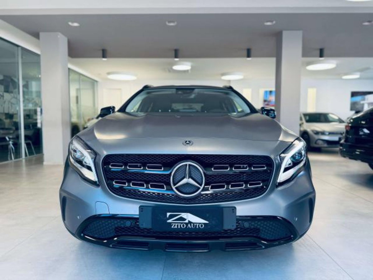 Mercedes-Benz GLA SUV 180 d Premium (2)