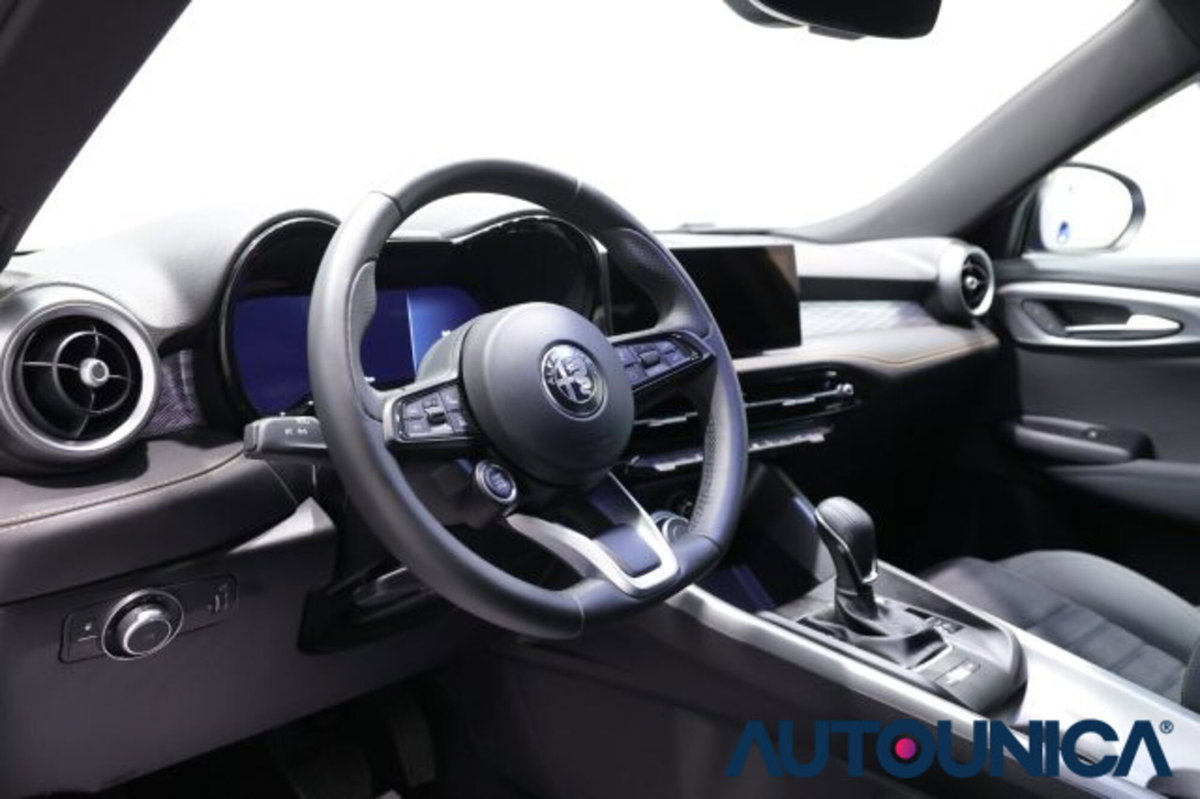 Alfa Romeo Tonale 1.3 phev Ti Q4 270cv at6 (5)