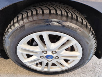Ford Focus Station Wagon 1.6 TDCi 115 CV SW Titanium (14)