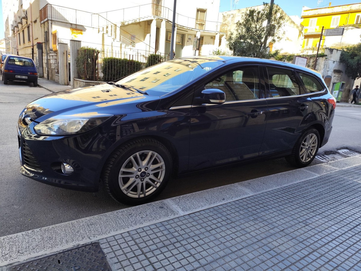 Ford Focus Station Wagon 1.6 TDCi 115 CV SW Titanium (4)