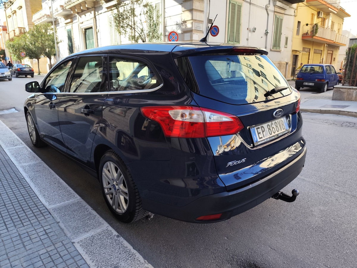 Ford Focus Station Wagon 1.6 TDCi 115 CV SW Titanium (6)