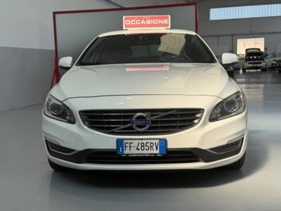 Volvo V60 D6 Twin Engine Geartronic Momentum (2)