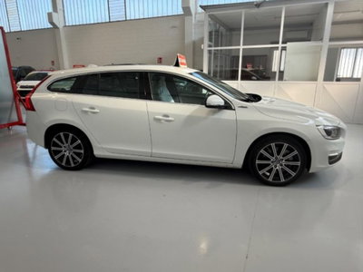 Volvo V60 D6 Twin Engine Geartronic Momentum (4)