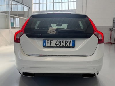 Volvo V60 D6 Twin Engine Geartronic Momentum (6)