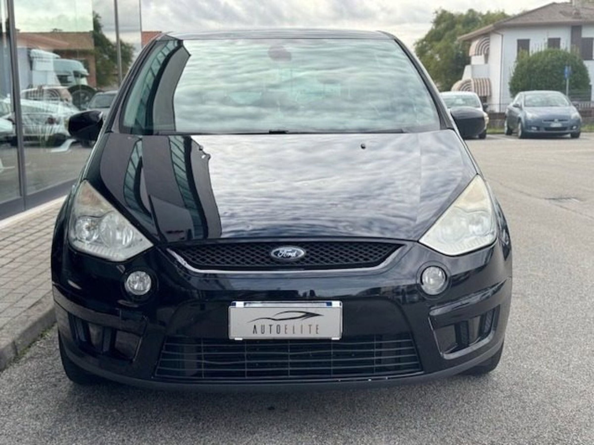 Ford S-Max 2.0 TDCi 140CV Titanium (2)