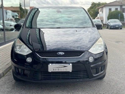 Ford S-Max 2.0 TDCi 140CV Titanium (2)
