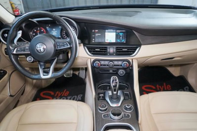 Alfa Romeo Giulia 2.2 Turbodiesel 210 CV AT8 AWD Q4 Veloce (9)