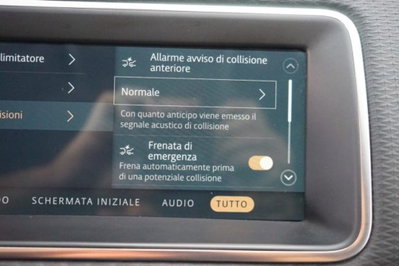 Land Rover Range Rover Evoque 1.5 I3 160 CV Auto R-Dynamic HSE (12)