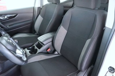 Nissan Qashqai 1.3 DIG-T 140 CV Business (13)
