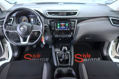 Nissan Qashqai 1.3 DIG-T 140 CV Business (5)